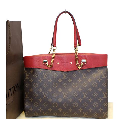 louis vuitton pallas shopper.